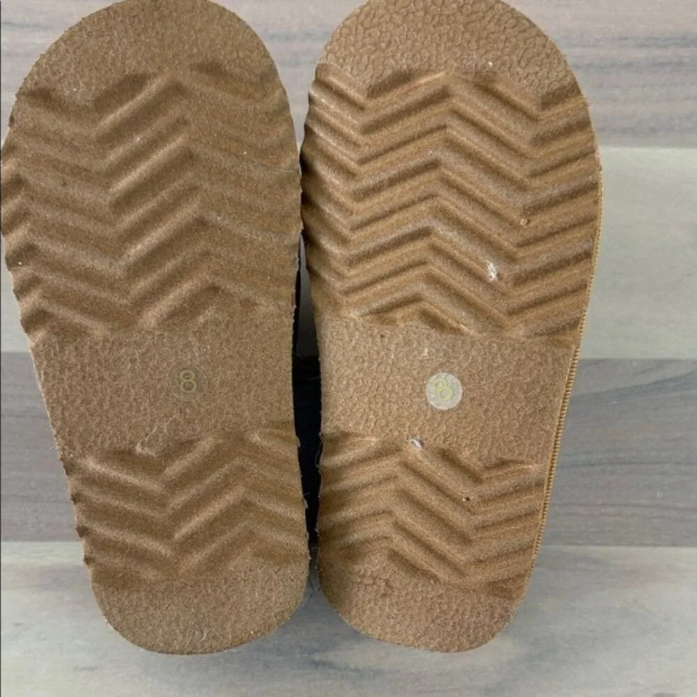 Falls Creek Toddler Brown Suede Shoes with Red Trim - Size 8 - Ugg style